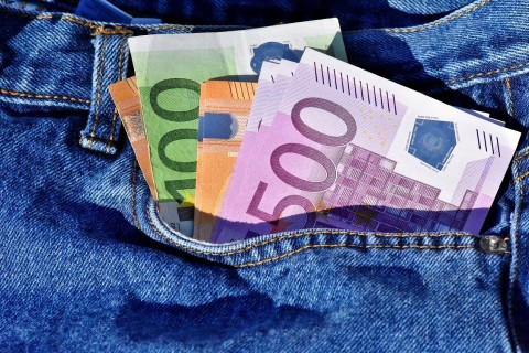 Diebstahl beim Geldwechsel: Die Polizei warnt vor Diebstahl von Bargeld aus dem Portemonnaie