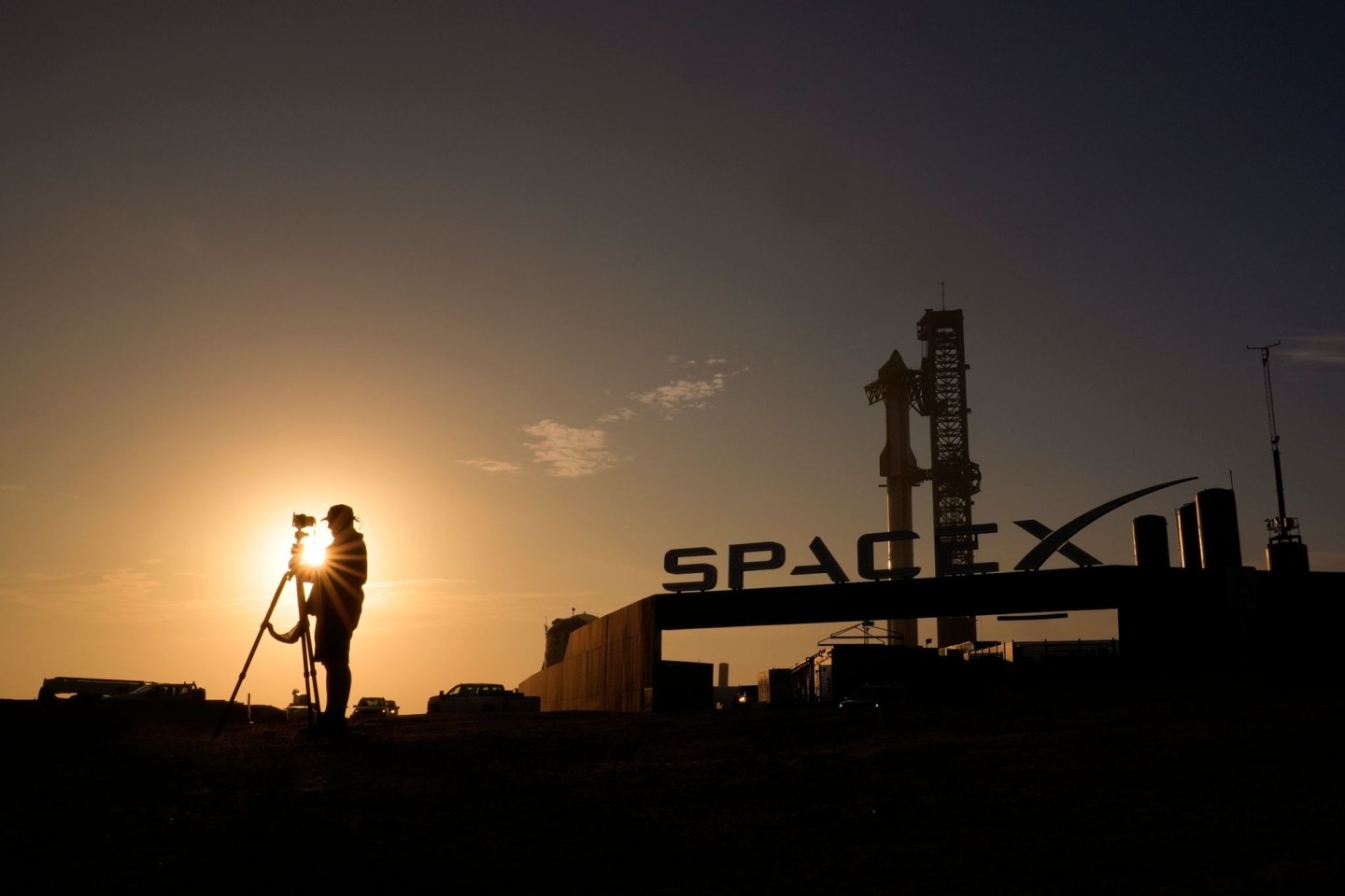 Die SpaceX-Megarakete «Starship» wird in Boca Chica (Texas) für ihren Testflug vorbereitet.