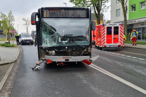 Verkehrsunfall mit Linienbus - 5 Verletzte