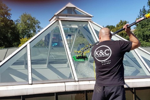 K&C Cleanteam reinigt professionell Terrassendächer, Vordächer, Wintergarten und Fenster
