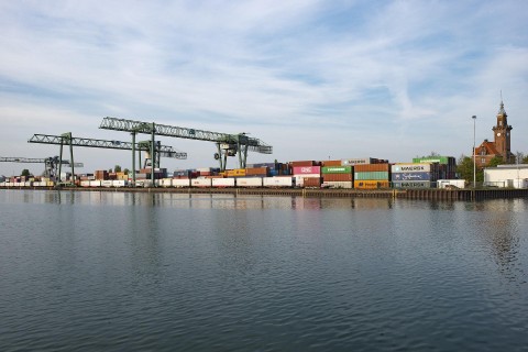 Umschlaganlage am Hafen wird um 30.000 Quadratmeter Depotfläche erweitert