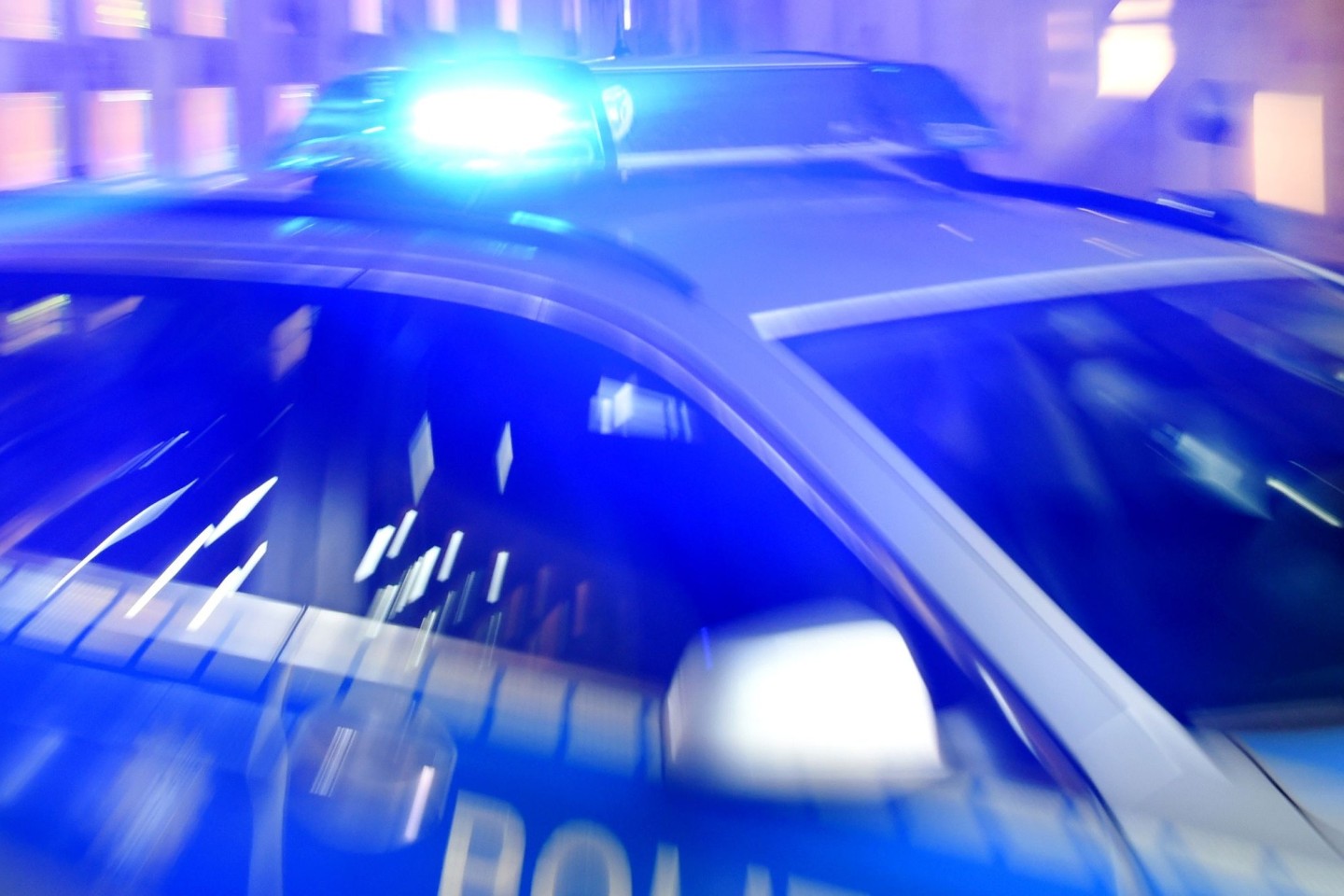 Polizeieinsatz in Wilhelmshaven: Ein 25-Jähriger hatte zwei Menschen angegriffen, die seiner Freundin helfen wollten (Symbolbild).