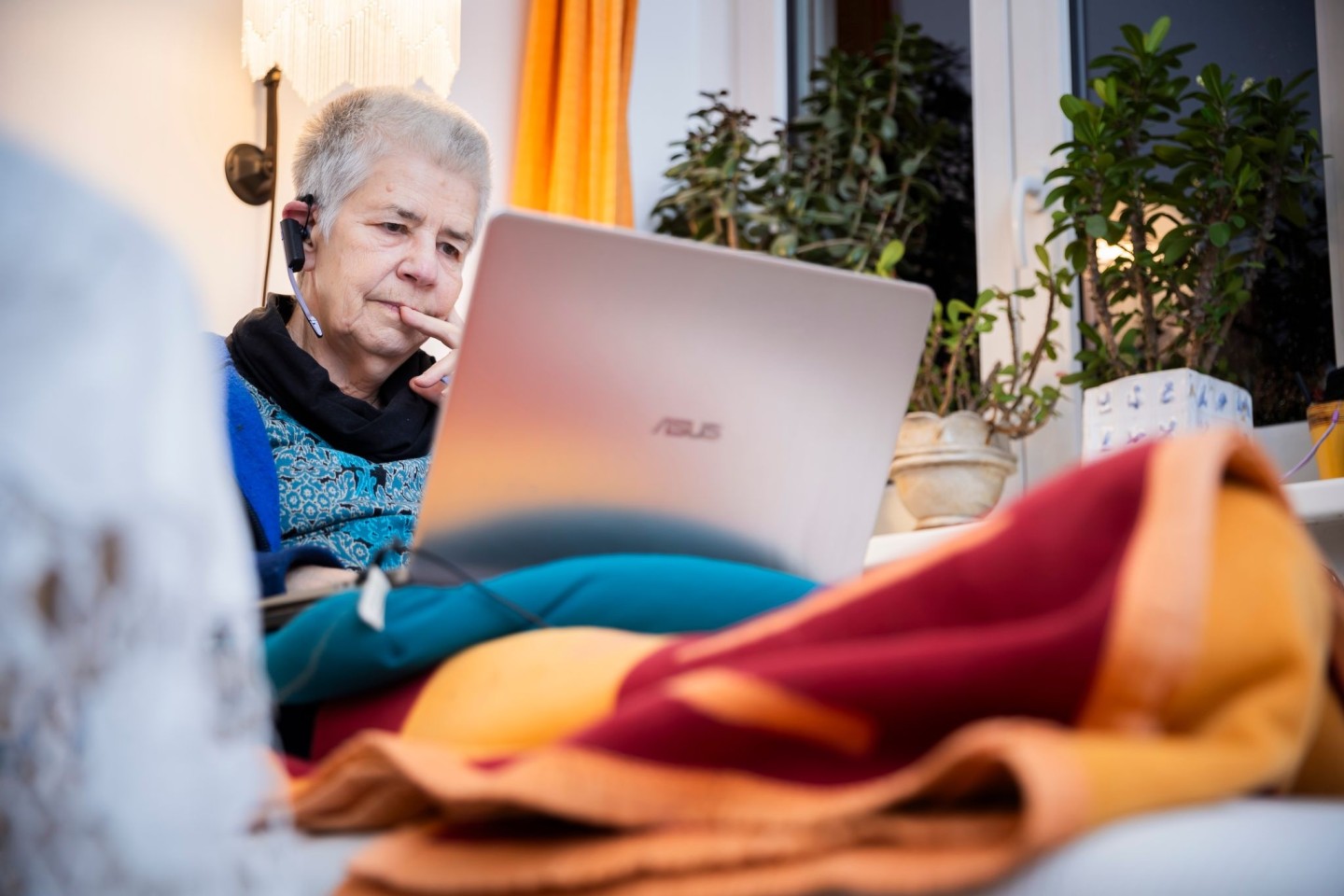 Elke Schilling ist die Gründerin von Silbernetz. Die Hotline bietet Menschen ab 60 Jahren ein offenes Ohr.
