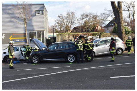 Schwerer Verkehrsunfall auf der Wittbräucker Straße mit vier Verletzten