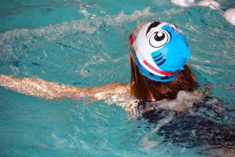 525 Kinder machen Schwimmabzeichen in der Schulschwimmwoche